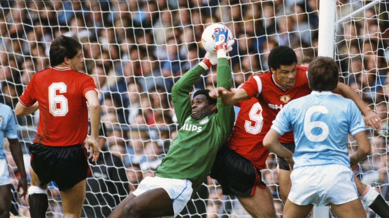 Book signing by former Man City goalkeeper who suffered racial abuse to take place in Altrincham