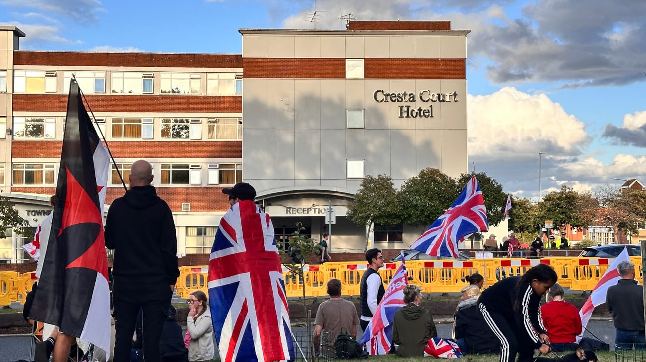 Migrant hotels unsuitable for local communities, MPs' report finds