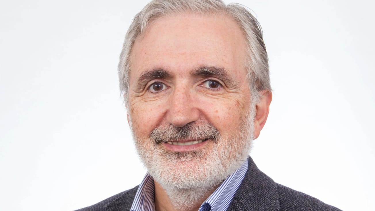 Altrincham surgeon who was stabbed outside Hale mosque receives MBE for promoting peace and forgiveness