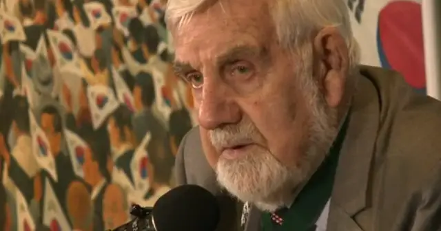Altrincham war hero Bill Speakman returns to South Korea to give his Victoria Cross “to the people”