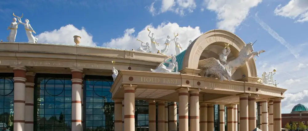 Hollister, Starbucks and Selfridges among big brands recruiting at jobs fair
