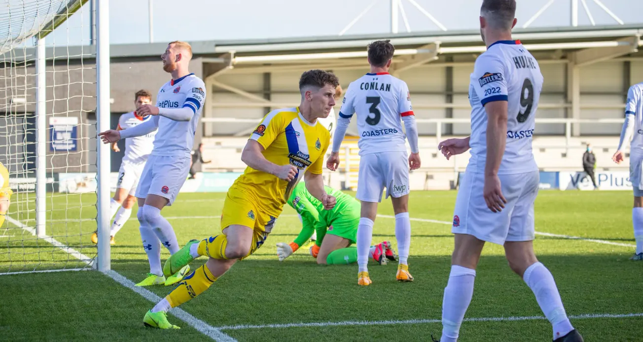 Parkinson calls for patience as Robins’ winless run continues with FA Cup defeat