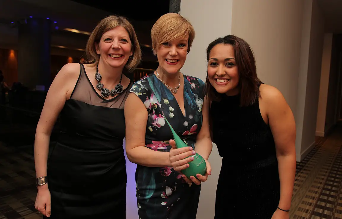 Rachel Ray (centre) alongside EY's Helen Platt (left) and another guest at the awards ceremony