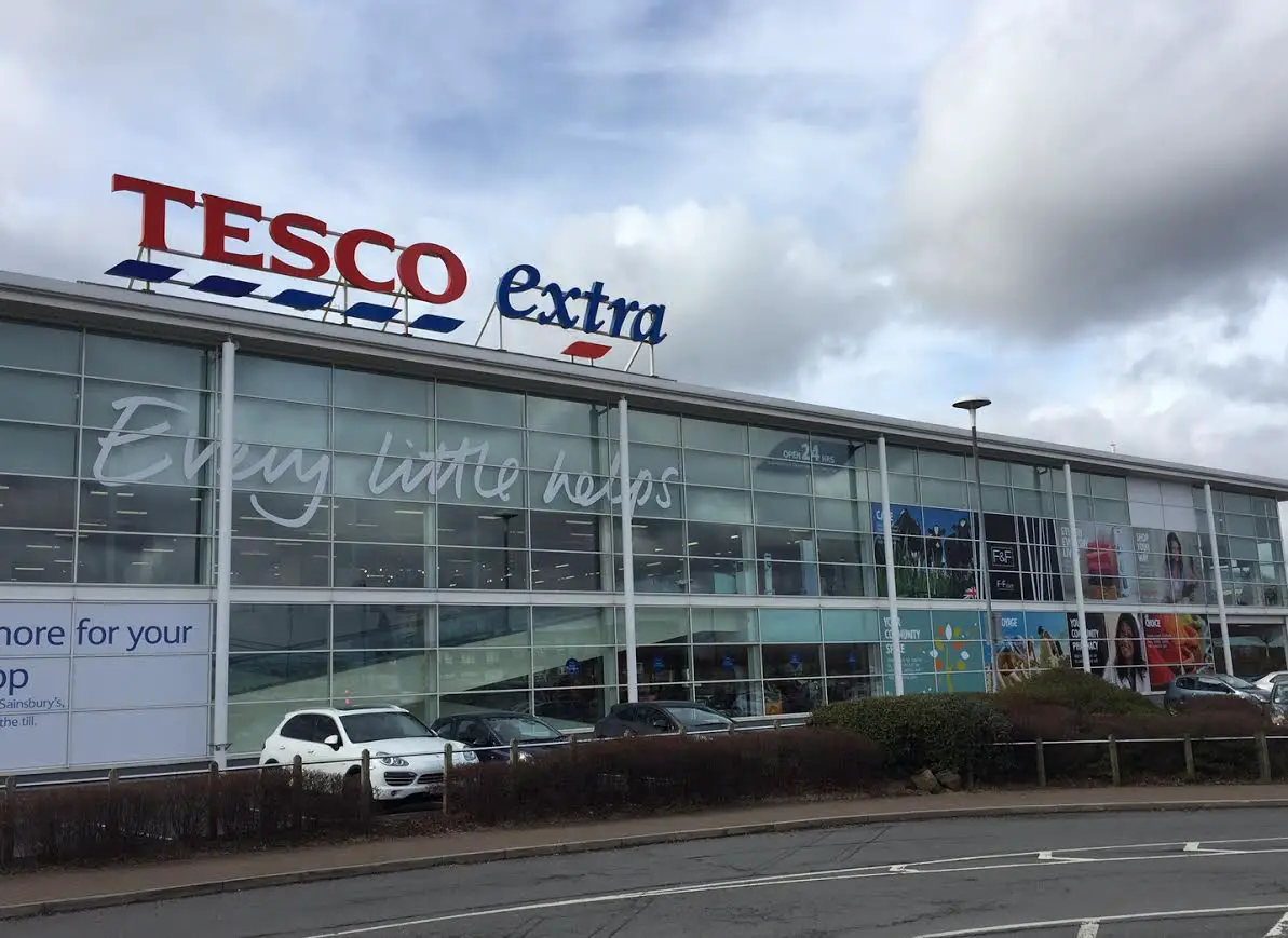 The existing Tesco Extra on Manor Road