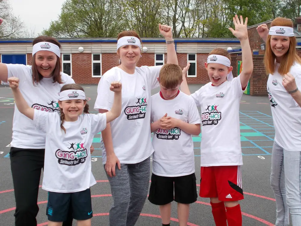 (l to r) Kim Burns, Ava Burns, Claire Fox, Thomas Gadd, James Gadd and Sarah Thomason