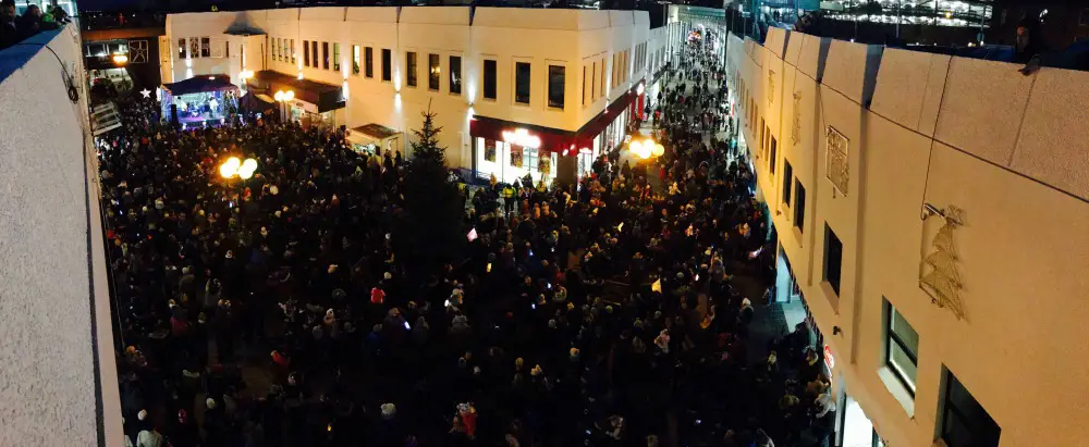 Thousands packed into Stamford Square and George Street for the Christmas Lights Switch-on